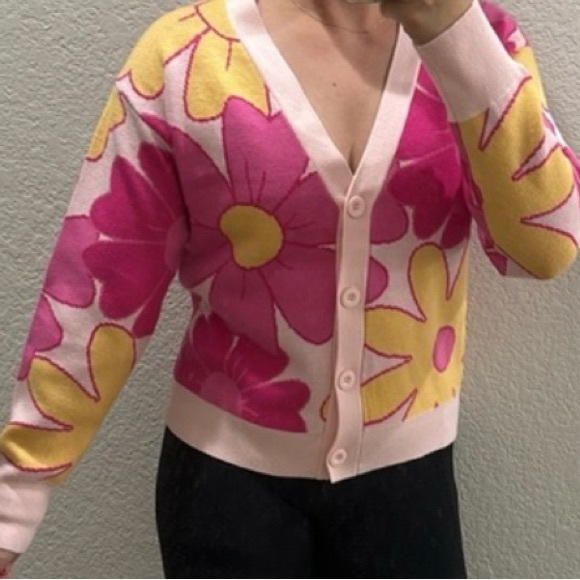 Adorable Floral Yellow & Pink Cardigan - XS - Picture 4 of 6